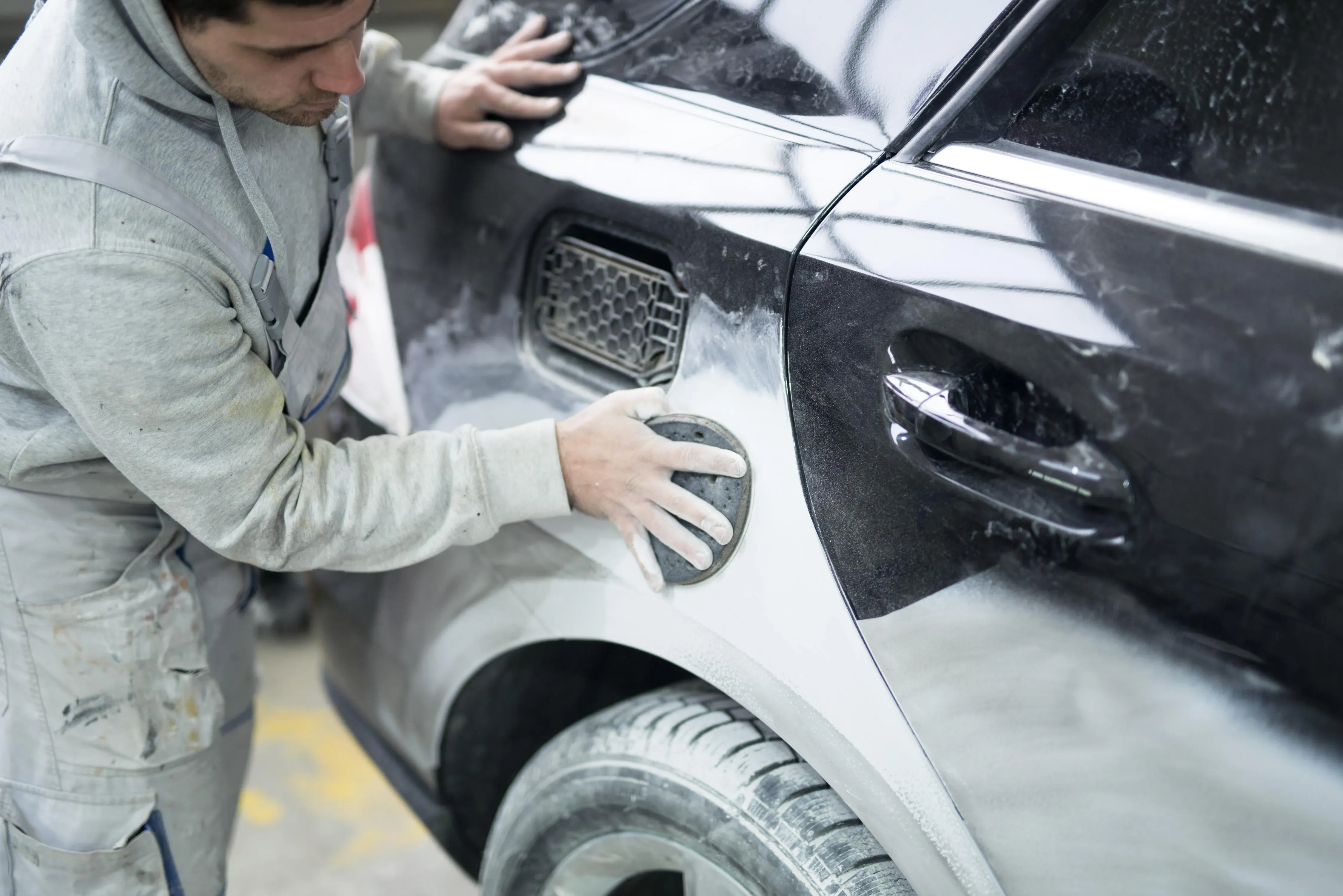 Кузовной ремонт автомобиля Land Rover в Киеве - картинка